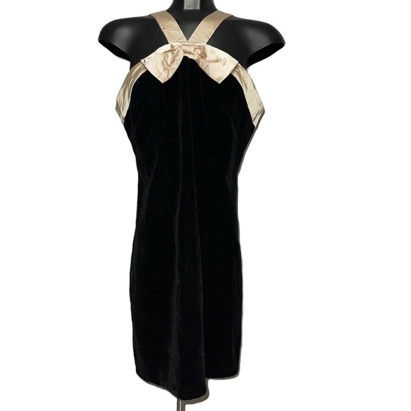 Dresses 3 for $50
NWT Women’s Velvet Cider Mini Bow Bodycon Dress Size Large - Picture 5 of 6